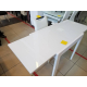 Білий маленький розкладний стіл на кухню зі скляною стільницею Слайдер 82*67 см від Fusion Furniture